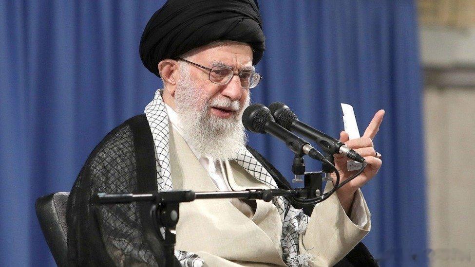 凤凰新闻【哈梅内伊：如今我要说，特朗普也做不到】当地时间17日，伊朗最高领袖哈梅