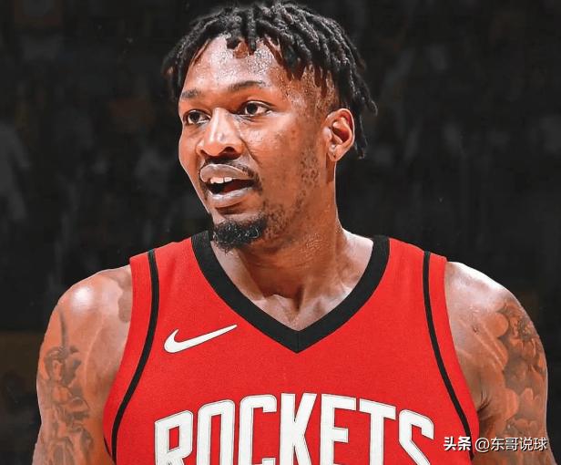 芬尼史密斯把火箭坑了，斯通不惜用中产特例引进他，却对球队毫无帮助。
去年夏天，火