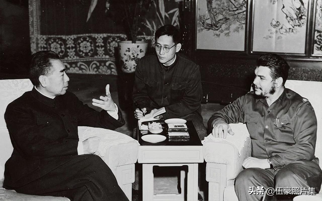 1960年11月17日，切·格瓦拉以古巴国家银行行长、古巴革命政府经济代表团团长