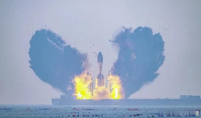 四个90后年轻人干了件一飞冲天的大事。四个年轻人姚颂，毕业于清华大学，布向伟；毕