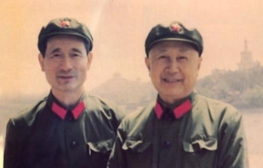 聂卫平的父亲聂春荣，

不查不知道，一查才发现，

原来他的人生经历也非常传奇，