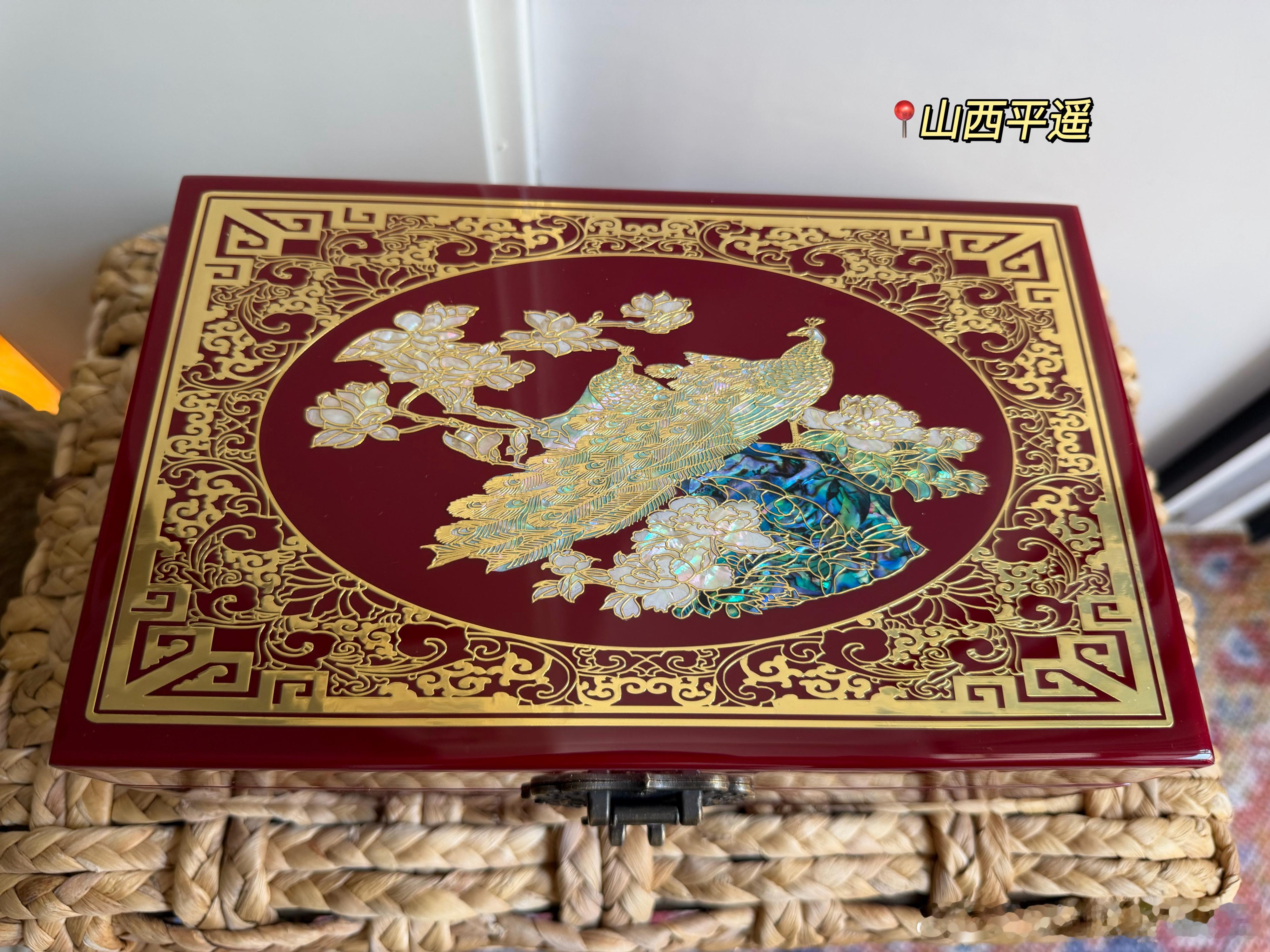 我的陋室股东们赞助了泥叫叫、独家特制夏夜书桌香氛和大漆首饰盒。斯是陋室，惟吾德馨