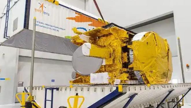 日本太空军事化正在悄然加速。根据2026年防卫白皮书，宇宙作战群将升格为独立的宇
