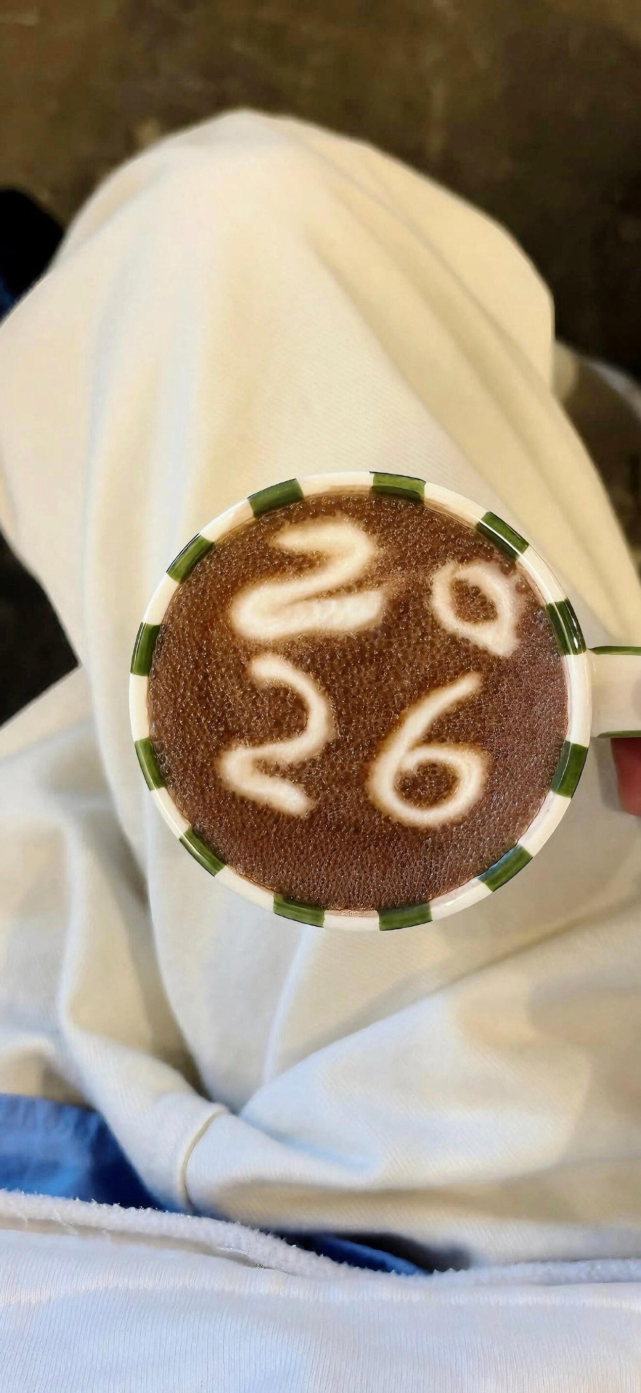 氛围感壁纸女性最有力的内核不是外表不是生育而是千锤百炼后的温柔大气 