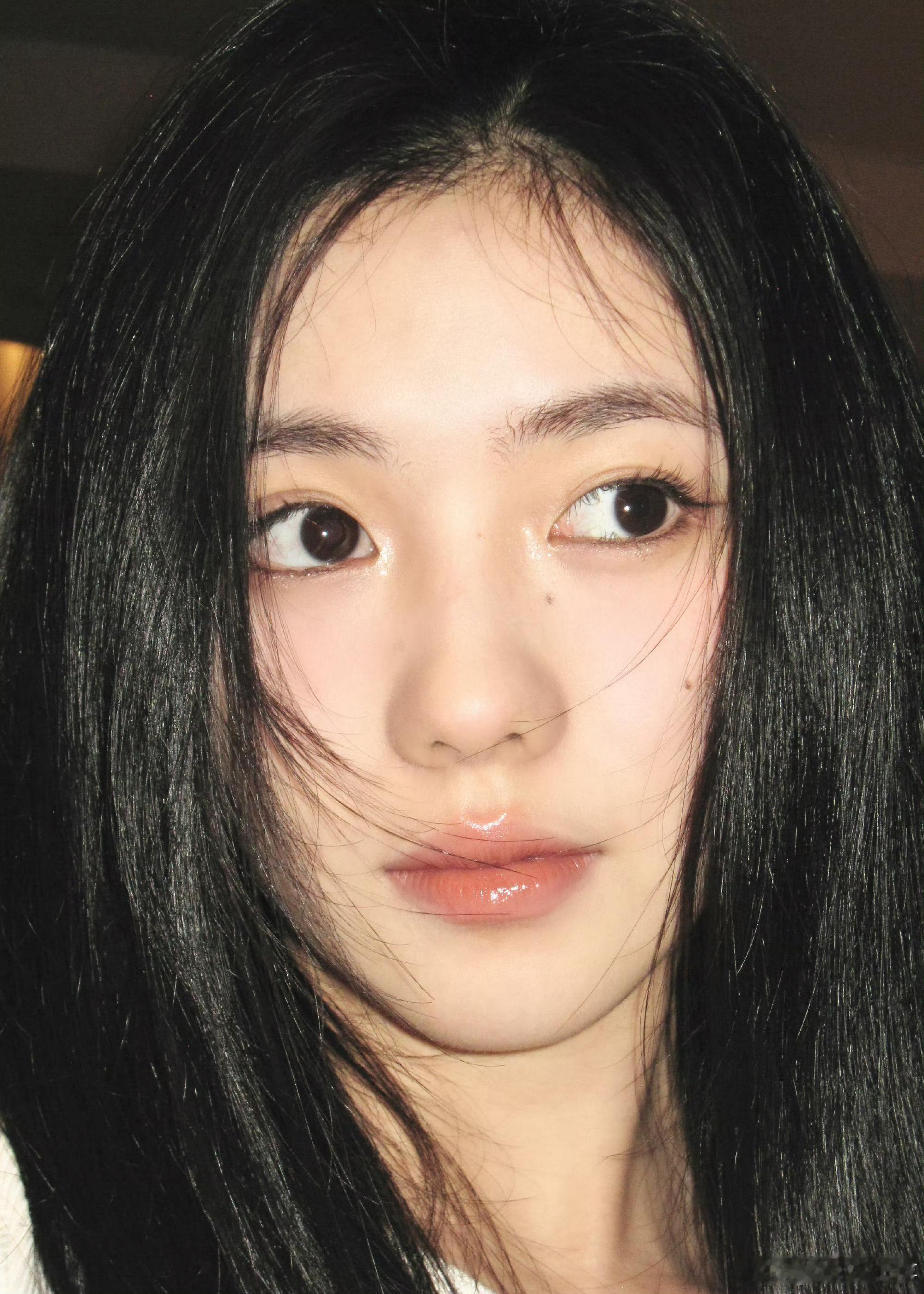 #刘浩存霜降look##刘浩存簪花look# 好纯啊宝宝[爱慕][舔屏] 又在散