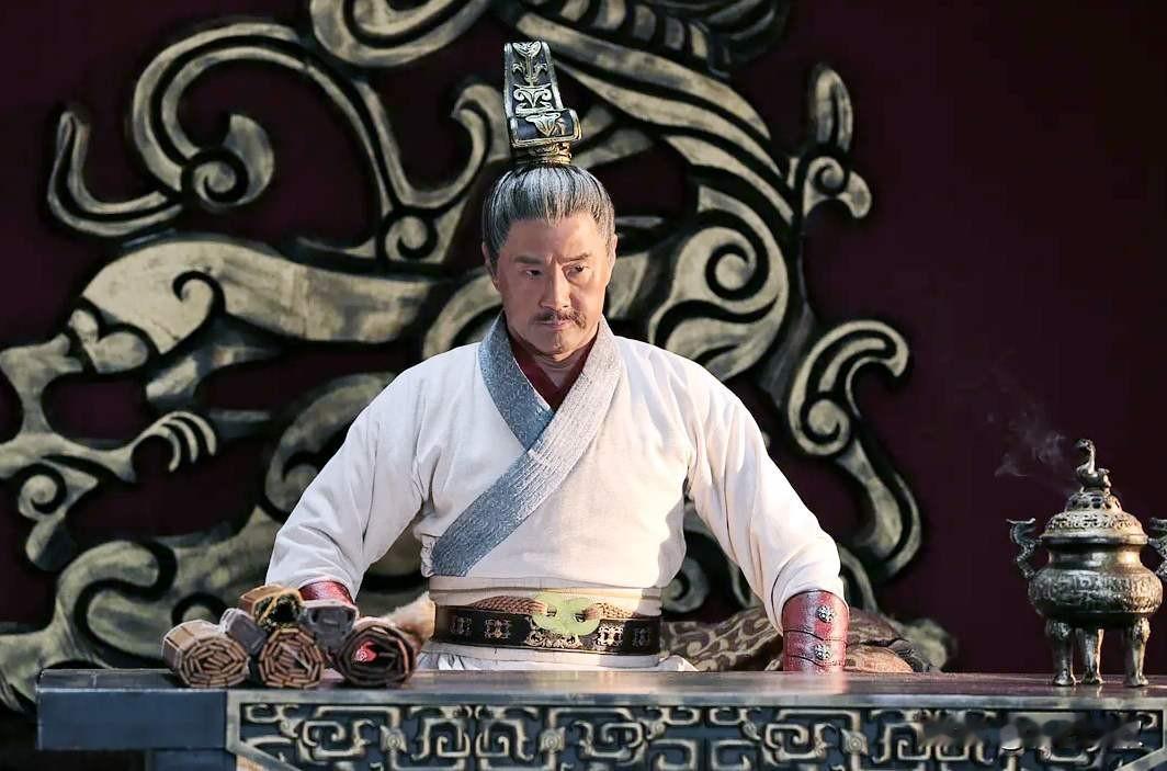 胡服骑射的赵武灵王，为何要早早退位？

赵雍，也就是后来的赵武灵王，年纪轻轻就继