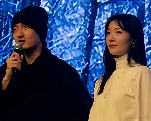 演员王传君说，在拍戏的过程中，我遇见了我的老婆齐溪。同为踏实拍戏的演员，我们格外