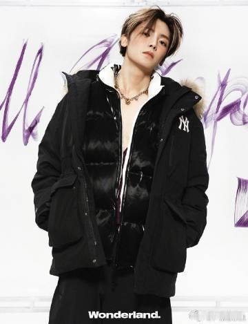 侯明昊最新杂志销量5分钟4万本 在开售的短短5分钟内，小侯的杂志销量就突破了4万