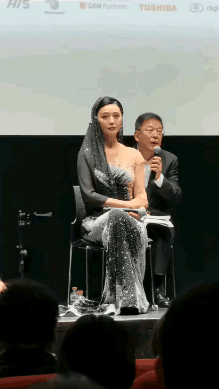 太可惜了，如果她当年能遵纪守法，也不至于落得今天这亩田地。
 
刷到她近期的视频