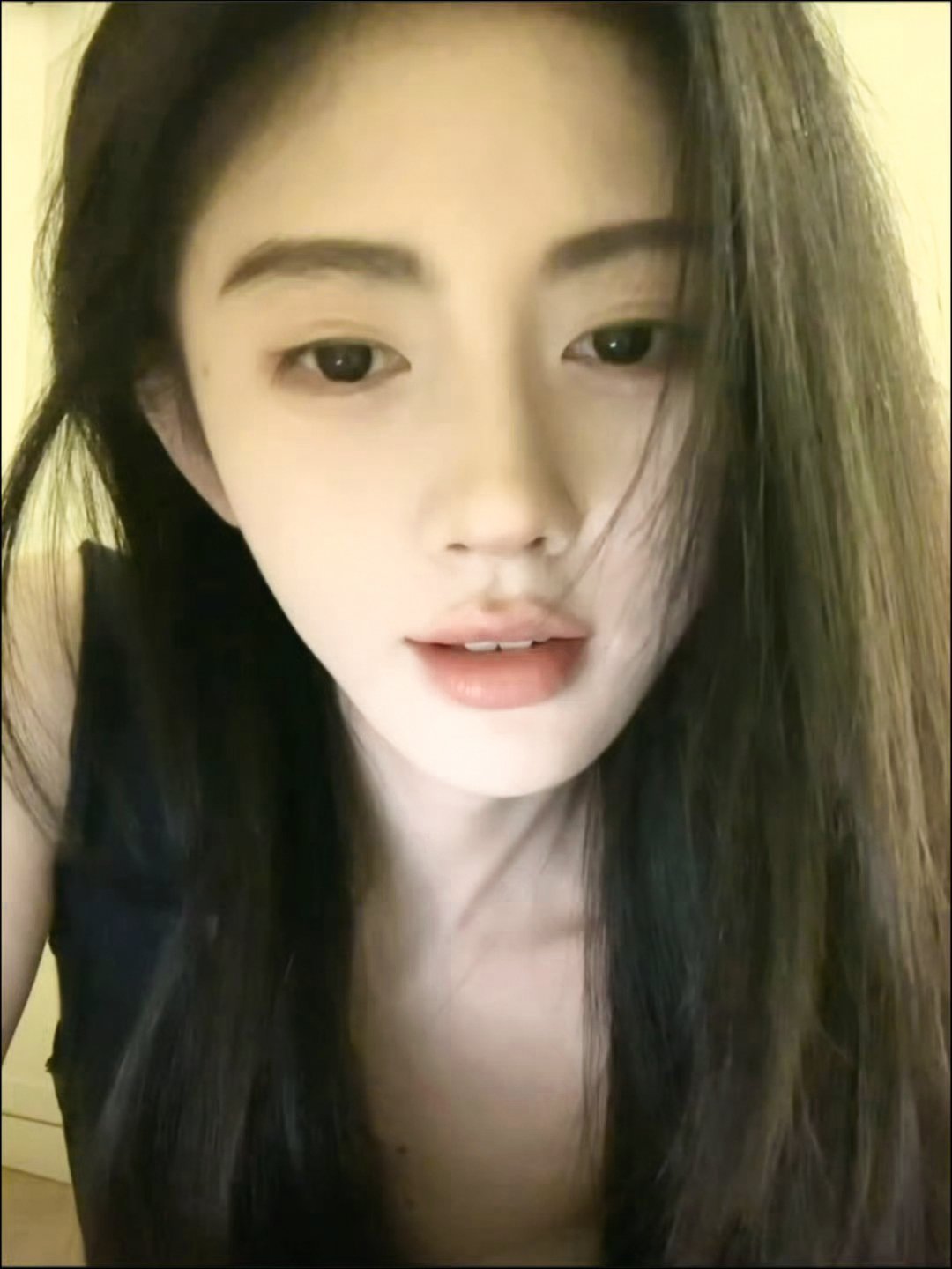 祝你顺遂无虞，皆得所愿，在你爱的领域里闪闪发光，我们会在你身后一直支持你陪着你鞠