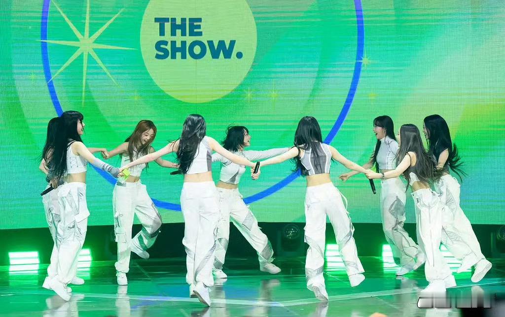 A2OLITE安可听完了A2O LITE的初一位安可，女孩们功底确实是扎实的，出