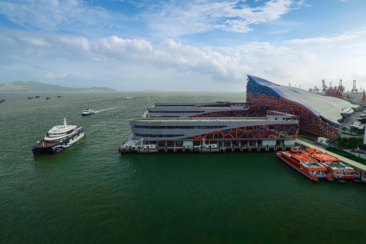 法定代表人发生变更后，公司有义务办理变更登记法定代表人必须实际行使相应职权，才能