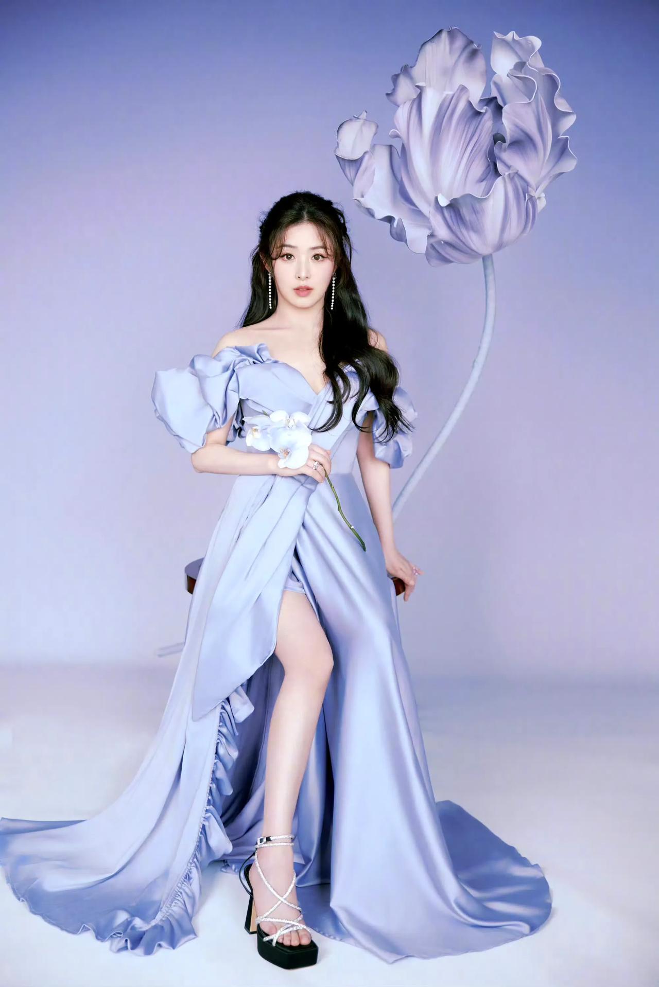 岁月从不败美人[奸笑]
张含韵 娱乐