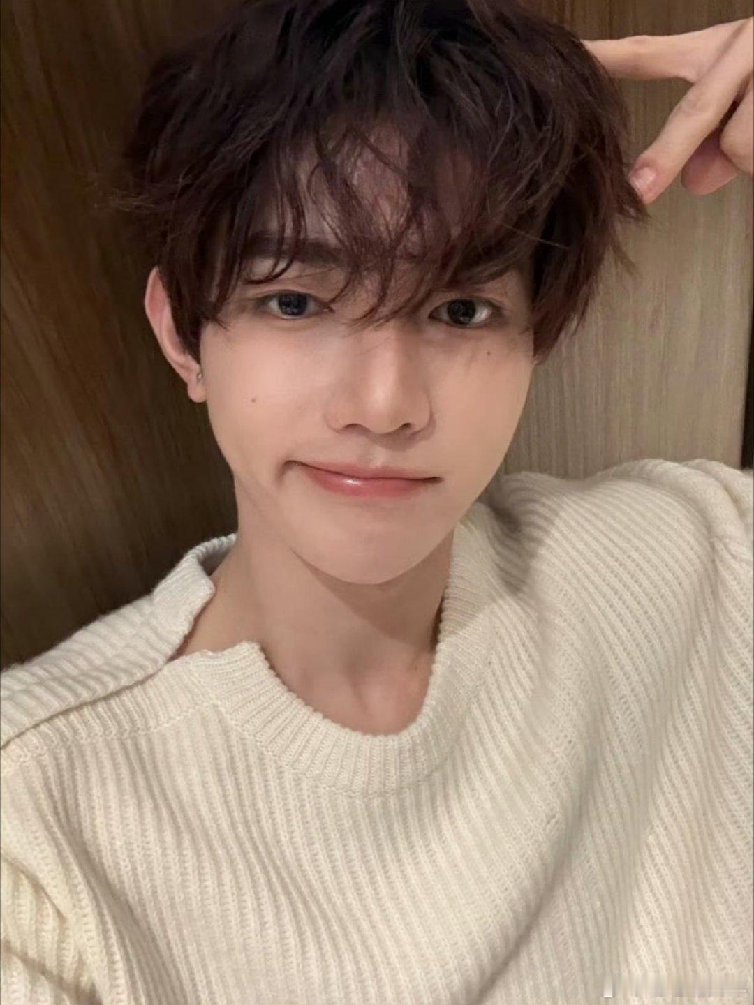 黄明昊和章昊你体感谁更火更帅 