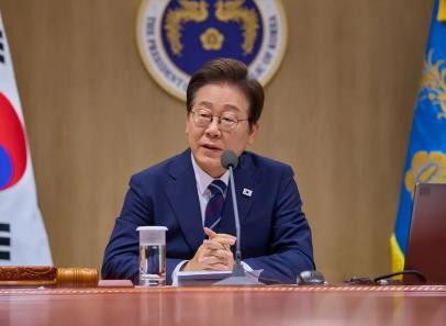 别看韩国总统李在明经常笑嘻嘻的，他其实是一个“狠人”！因为就在这几天，李在明不声