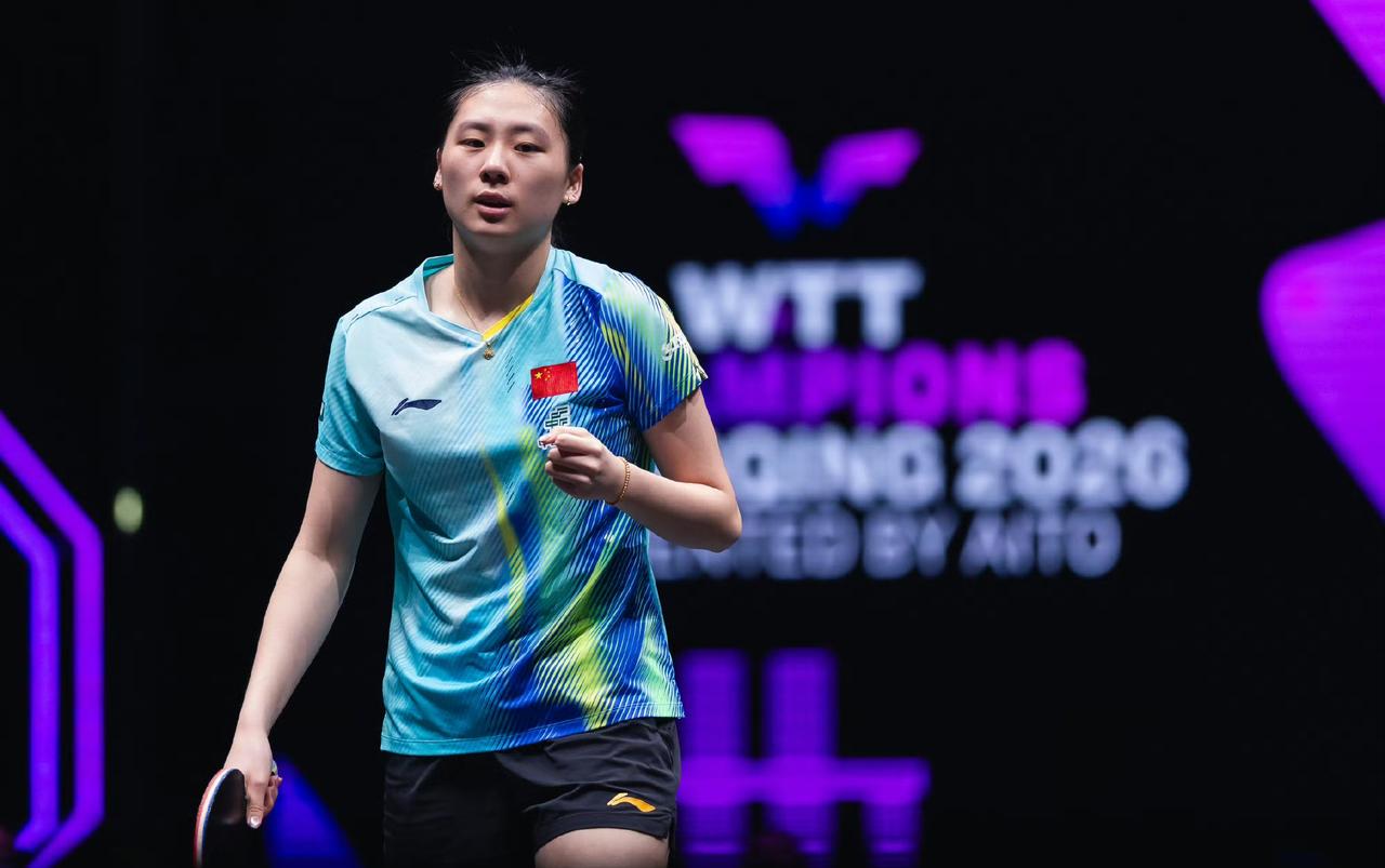 陈熠🇨🇳稳住！
第一局陈熠🇨🇳11-8胜了斯佐科斯🇷🇴 ​​​！
但