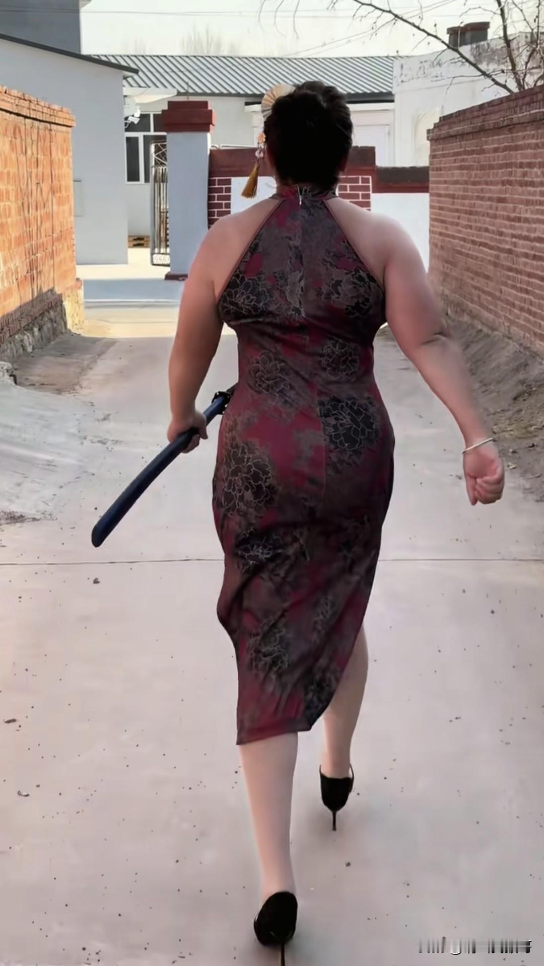 半点朱唇无人尝，一刀攮死少年郎！[捂脸][捂脸]