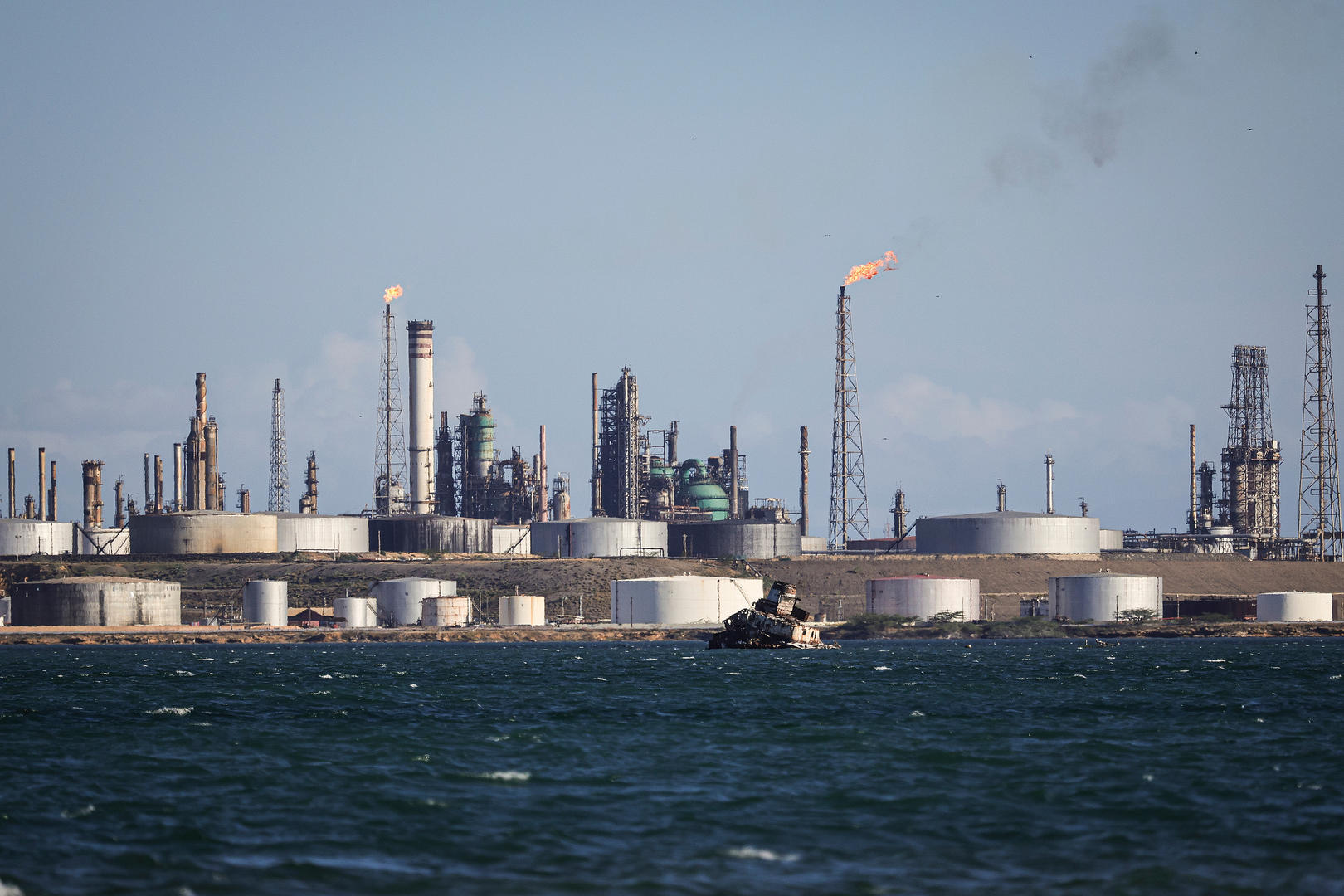 【#鲁比奥警告委内瑞拉#：不合作就动武！美情报部门怀疑委临时政府“合作”诚意】#