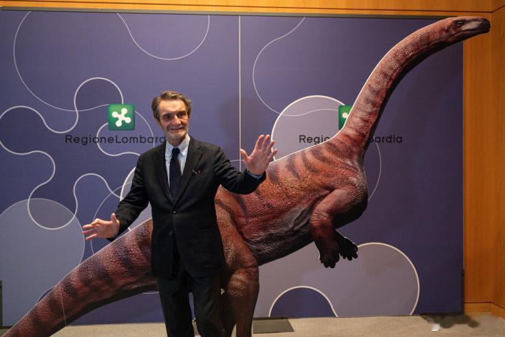 意大利发现“巨大”的恐龙足迹群③  锋利的爪子：这些足迹目前被雪覆盖，且位于偏远