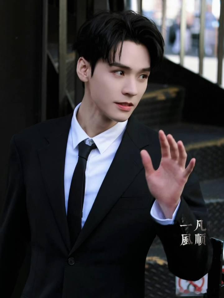 刘宇宁龚俊地球超新鲜新西兰录制路透， 就爱大明星这种顶级反差萌 