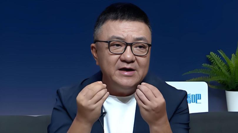 董路一句话把中超底裤扒了：世界排名88，不如西班牙第四级联赛😭
刷到董路直播，
