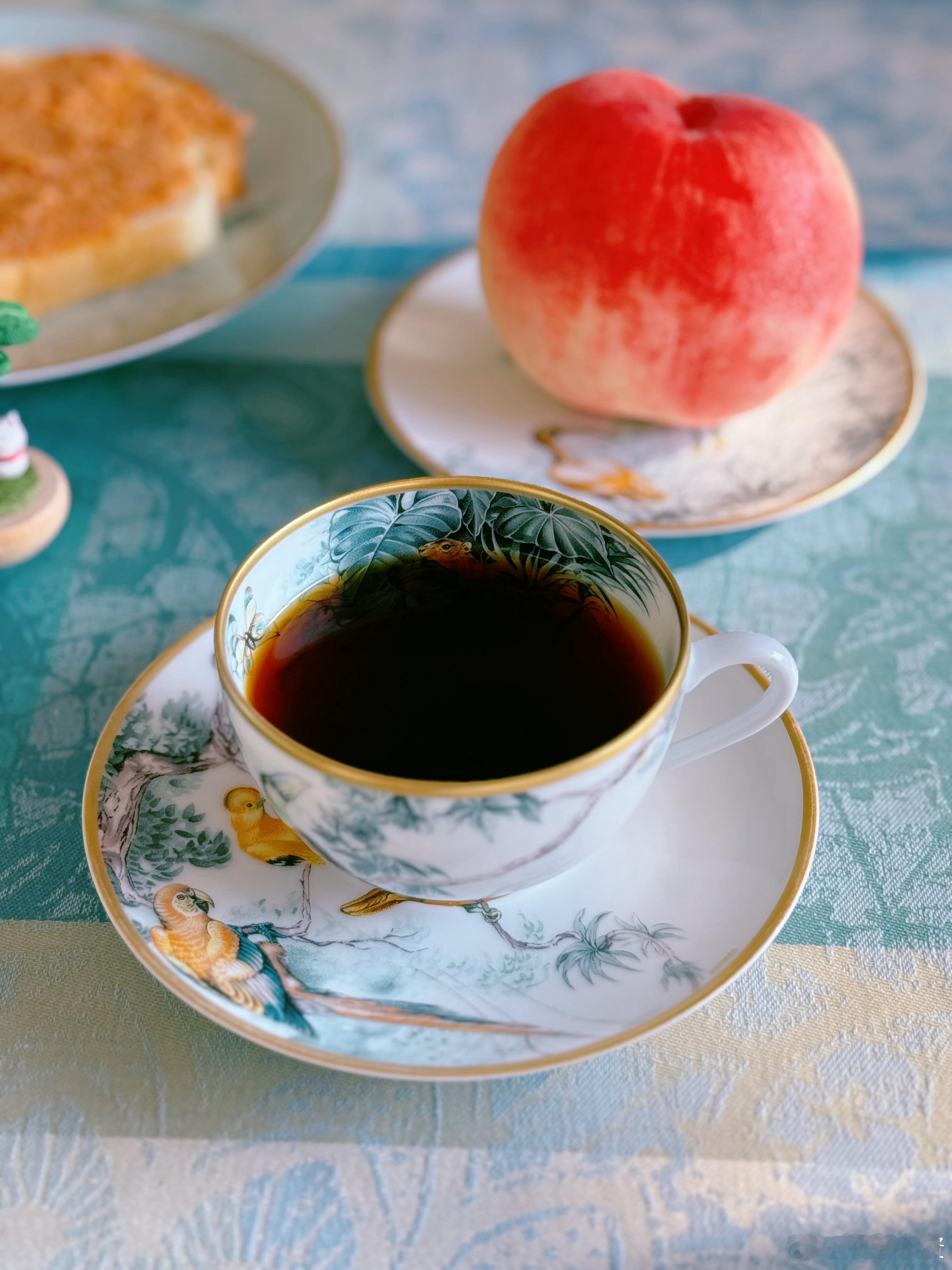 早安🍀🍀🍀资家早餐 きしめん加两个煎乌鸡蛋（很像中国的宽粉）、明太子烤吐司