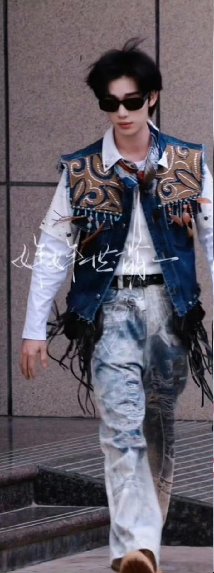 丁程鑫这是我的西游上班路透 丁程鑫这是我的西游上班以初心赴山海，以热爱赴西游丁程