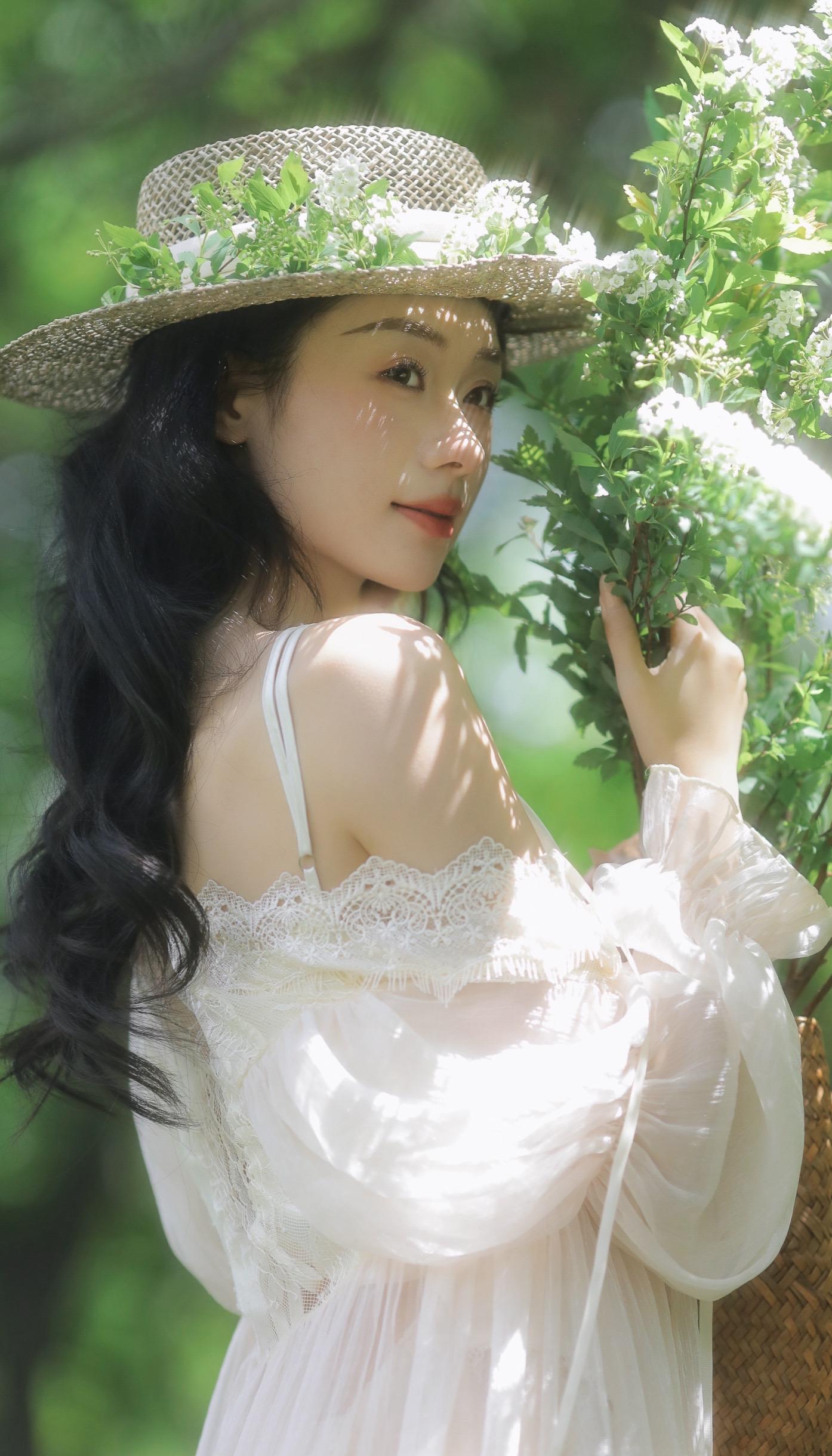 你是浪漫本身。