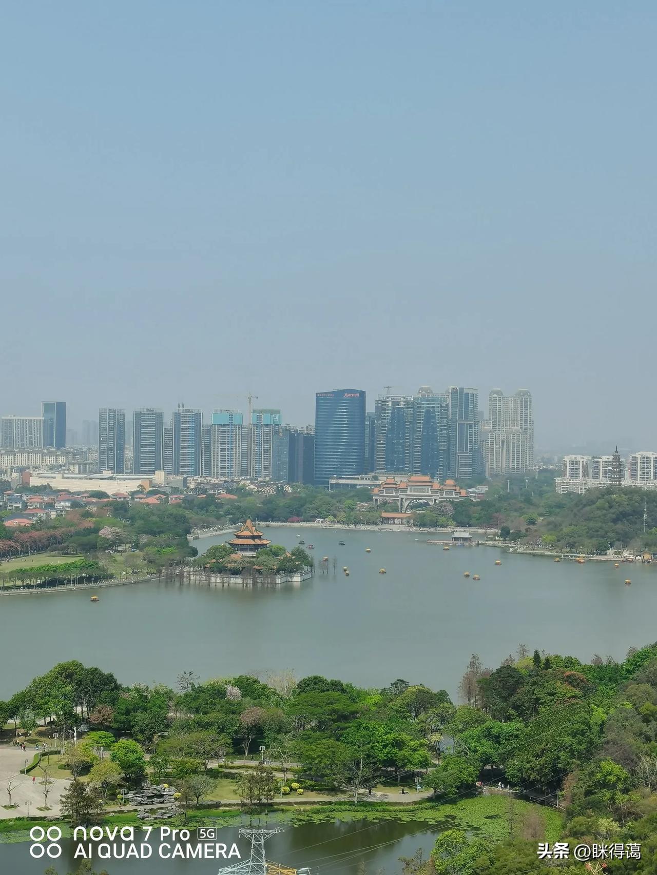 修行人，不好分辨！
即便在你身边，你也看不出来！

因为真修行，以出世之心来入世