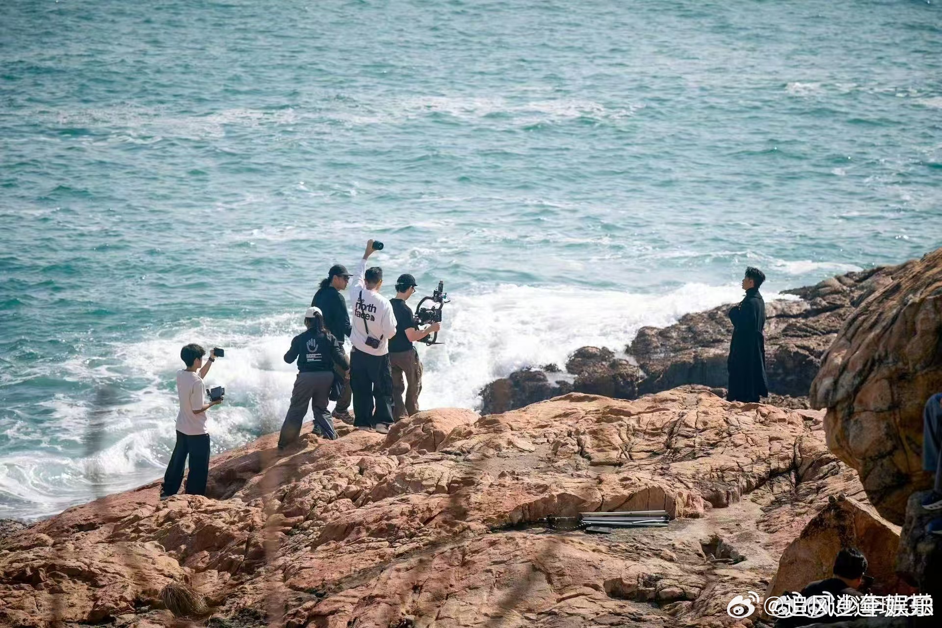 李克勤新歌MV导演是他儿子 真的越看越惊喜，李克勤儿子不仅颜值高，导演天赋也藏不