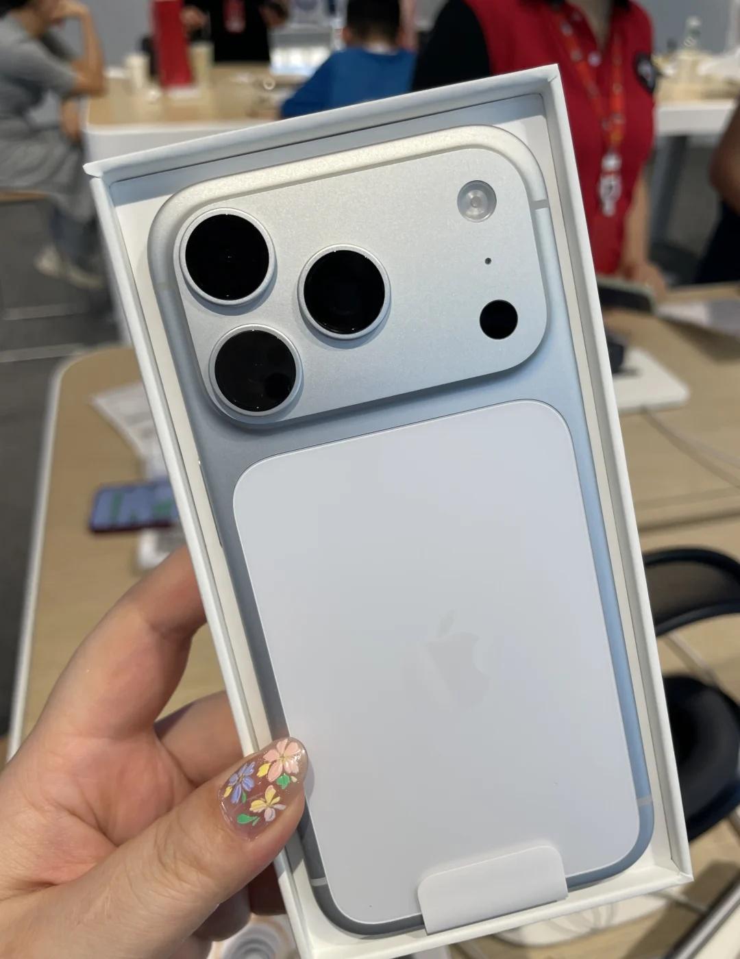 iphone17pro什么问题？
iphone17pro
用原来12pro的头冲