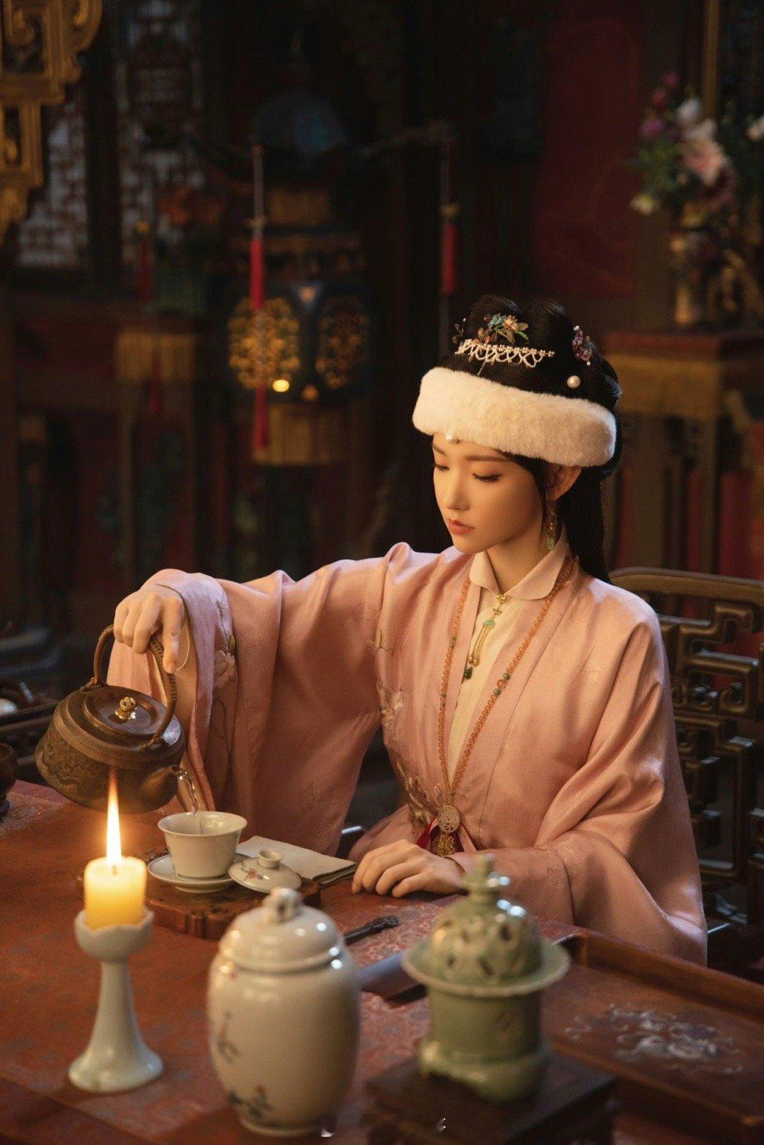 程潇这台词攻击力强得没边 家人们谁懂啊！程潇演的荣筠溪在茶宴上简直是“人间清醒嘴