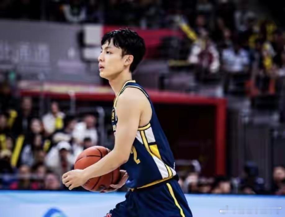 徐杰生涯助攻超越王仕鹏 升至广东队史第二 北京时间12月19日，CBA常规赛第三