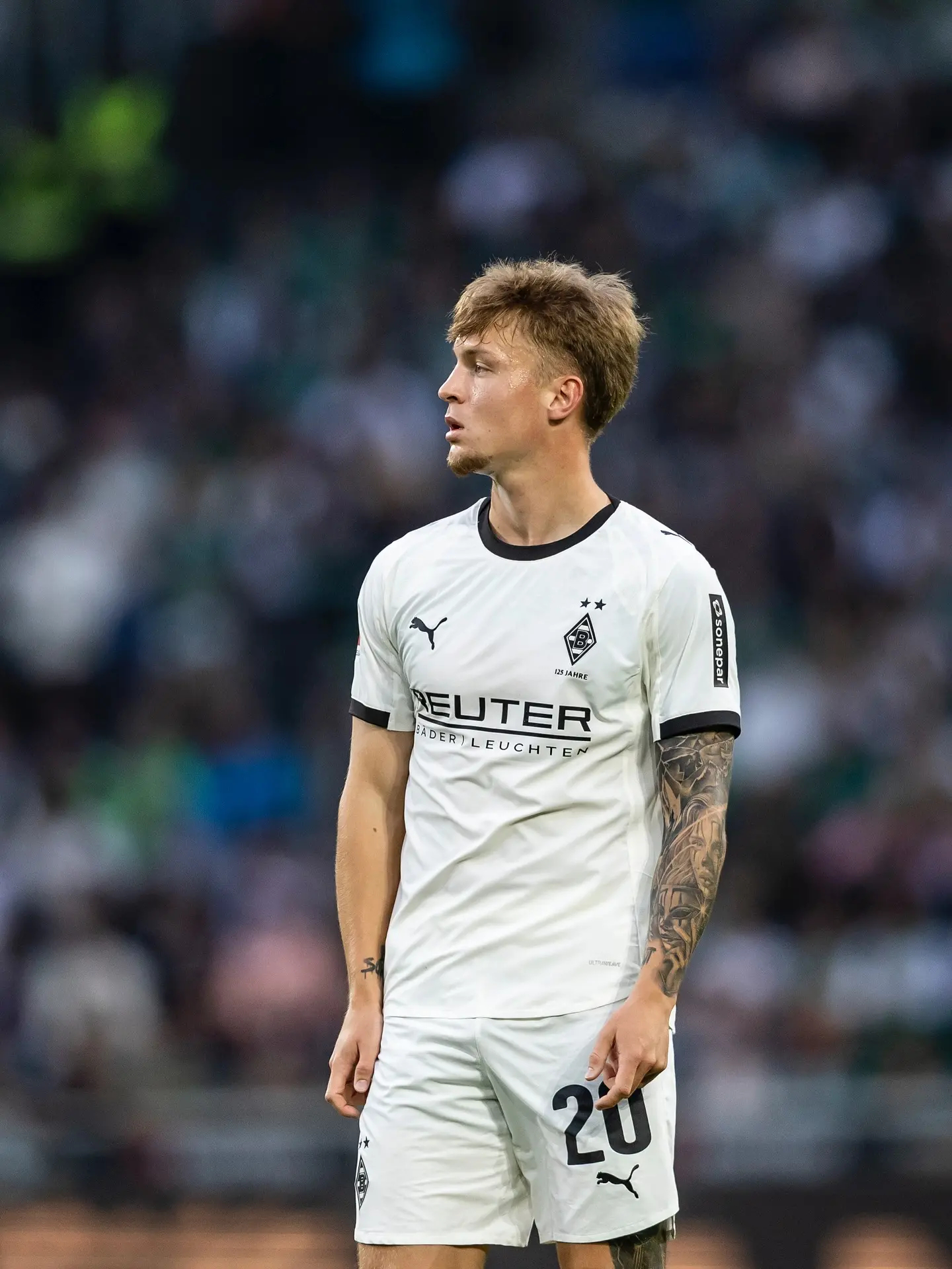 冬窗各队请注意！门兴左后卫内茨和右后卫斯卡利合同即将到期，冬窗卖的话是白菜价，不