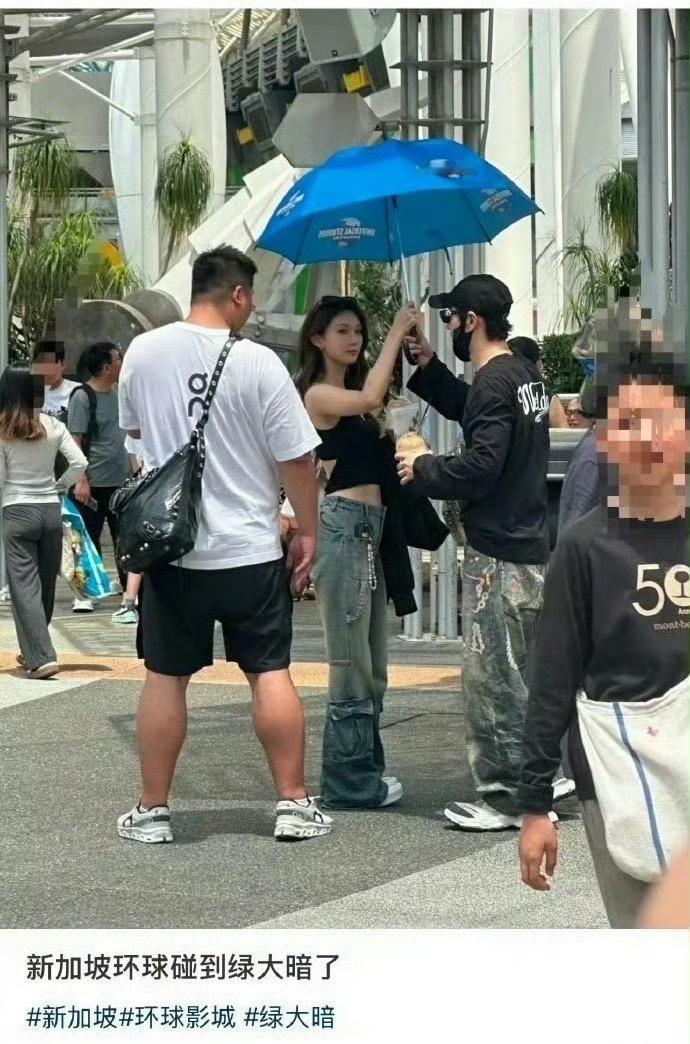 黄晓明与女子同游新加坡椰壳才是最惨的妈呀没得到名分也没得到多少好处还白怀一个孩子