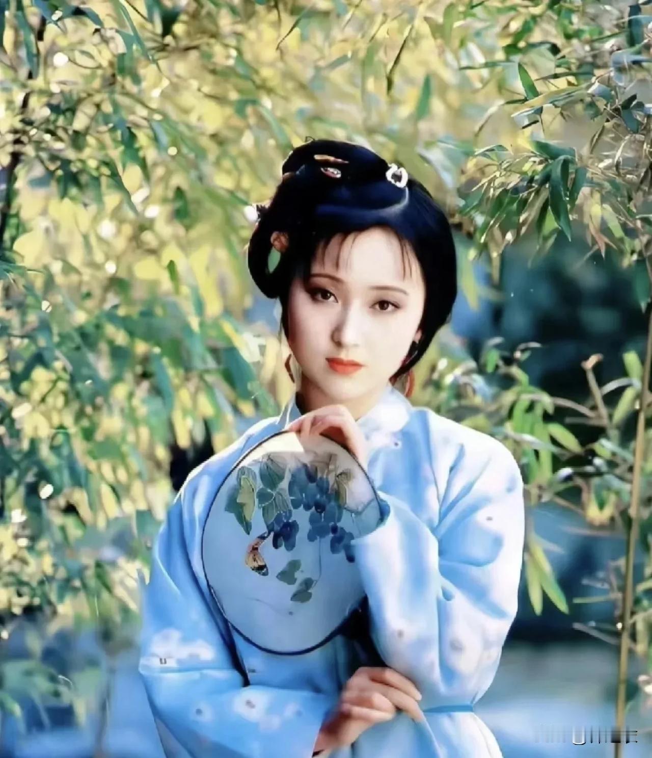 曹公写黛玉  ，是写一种感觉，一段回忆，可能历经世事，爱人的模样已经渐渐模糊，记