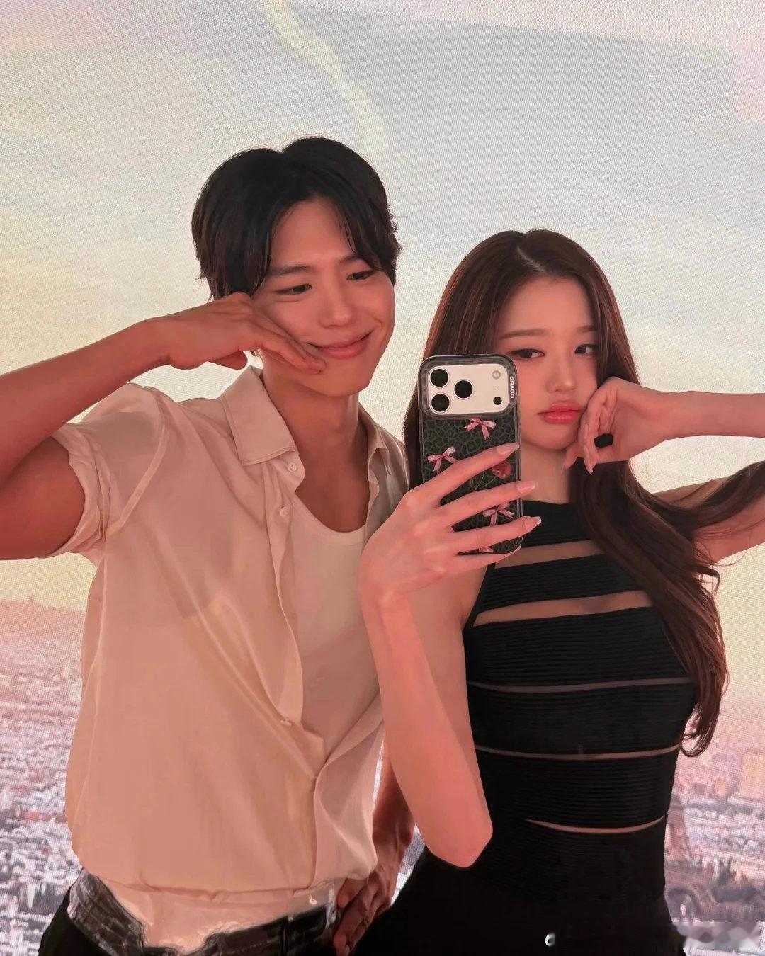 张元英朴宝剑合照 张元英朴宝剑合照 