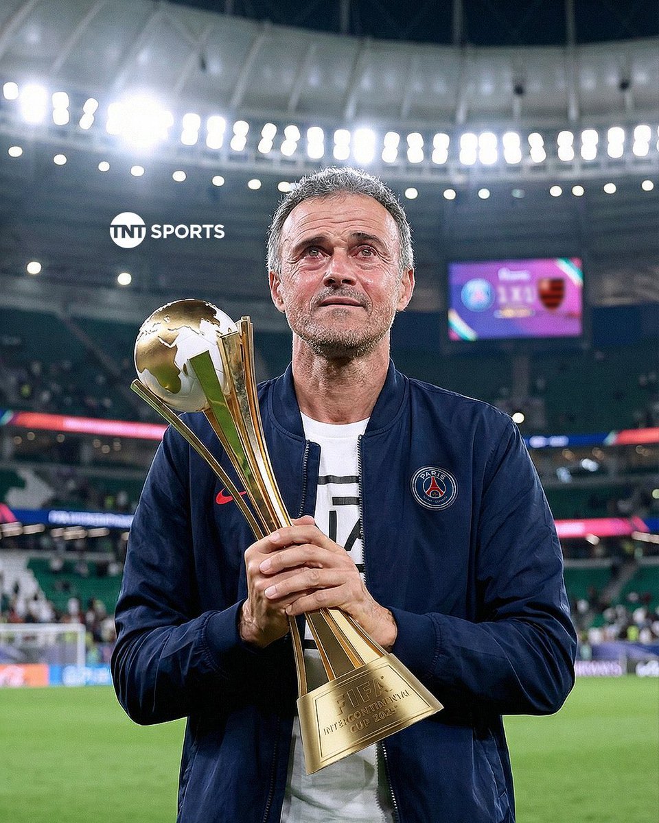 法甲  让我们铭记这一天世界之巅巴黎夺得洲际杯冠军巴黎年度六冠王