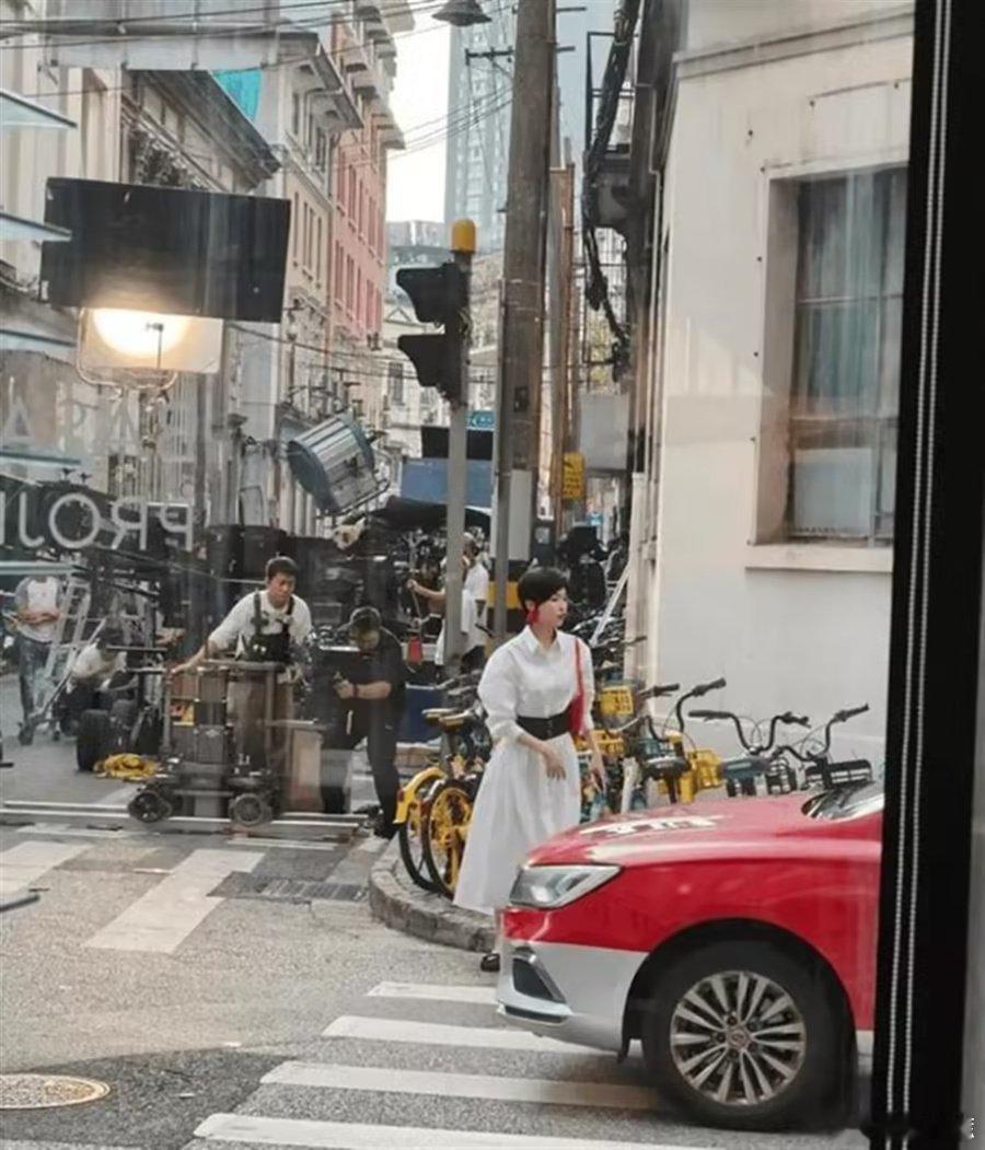 唐嫣剪头发了？ 