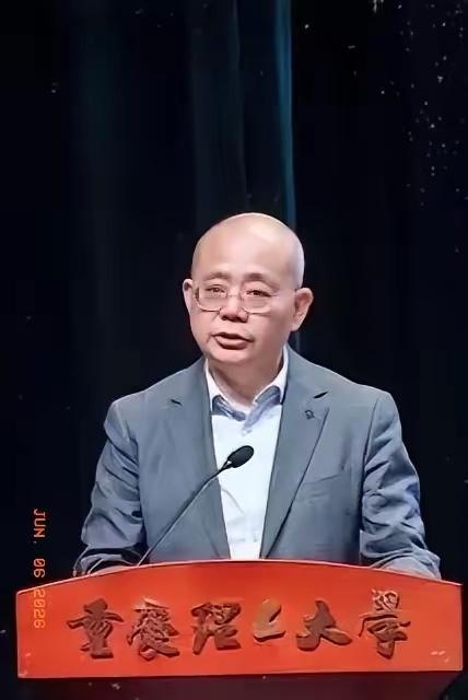 打得一拳开免得百拳来！

荷兰这艘军舰，脸是真厚。

5月27日，它跑到咱们西沙
