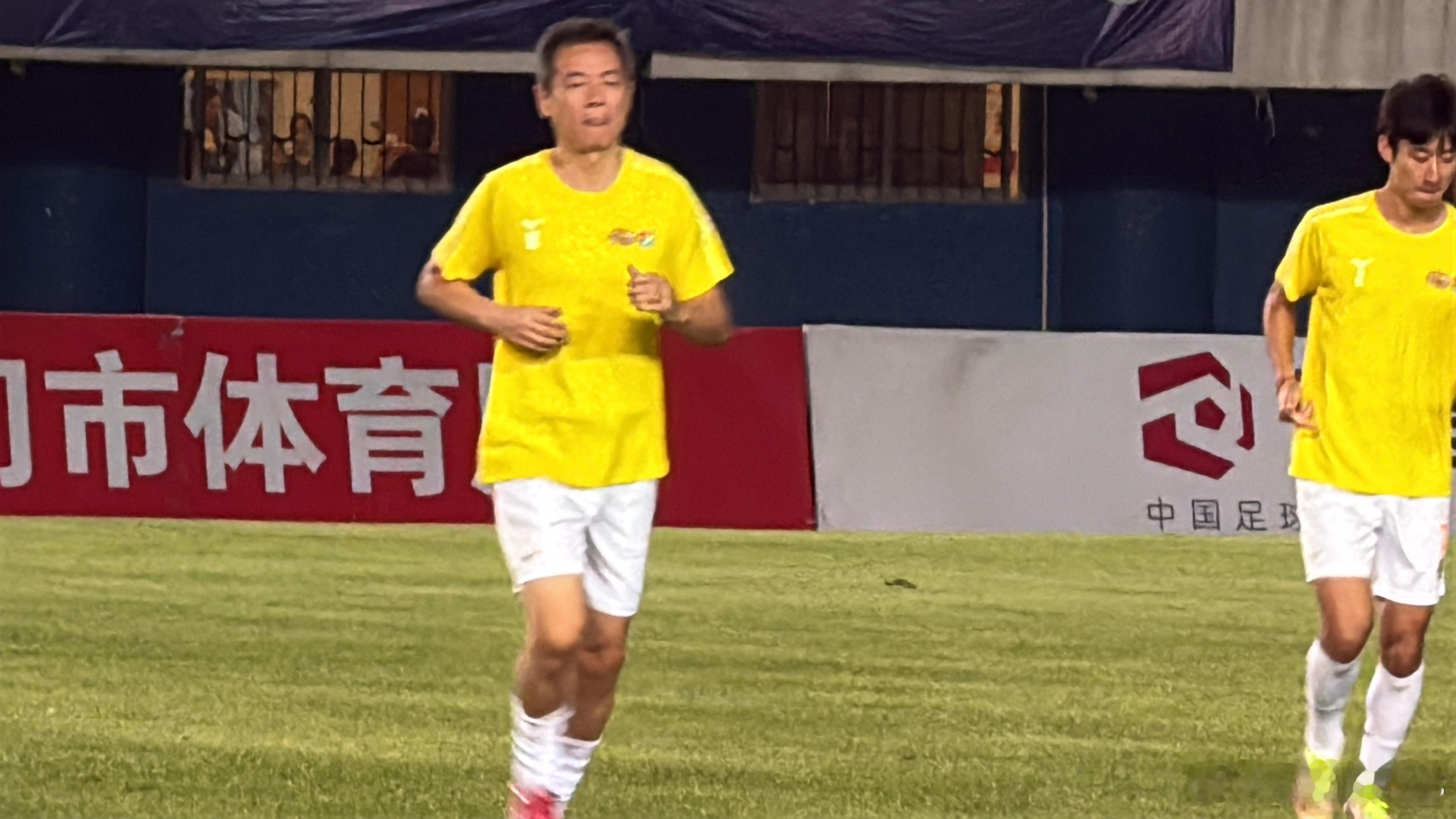 59岁的朱老板又首发了，这你受得了吗？中冠联赛 ​​​