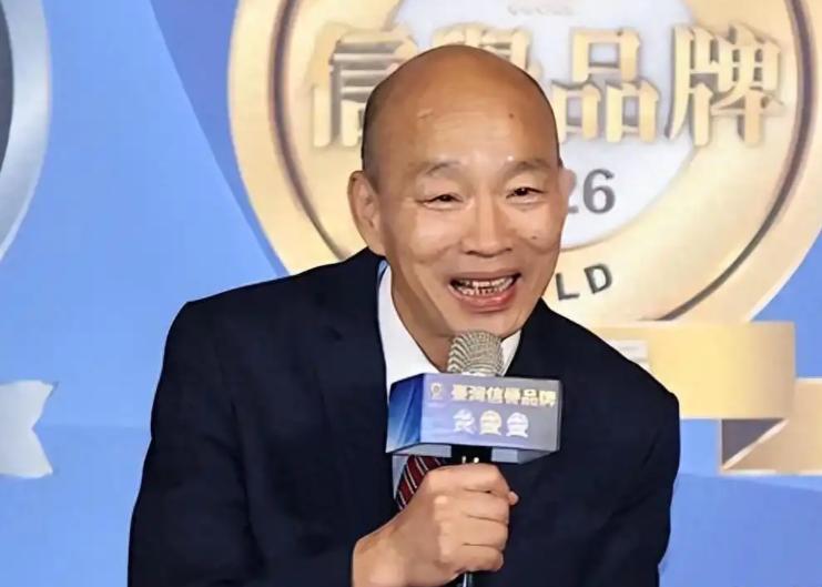 里外不是人，真是活该！
韩国瑜飙骂国民党党团总召傅崐萁，要求其辞职，被蓝营痛批“