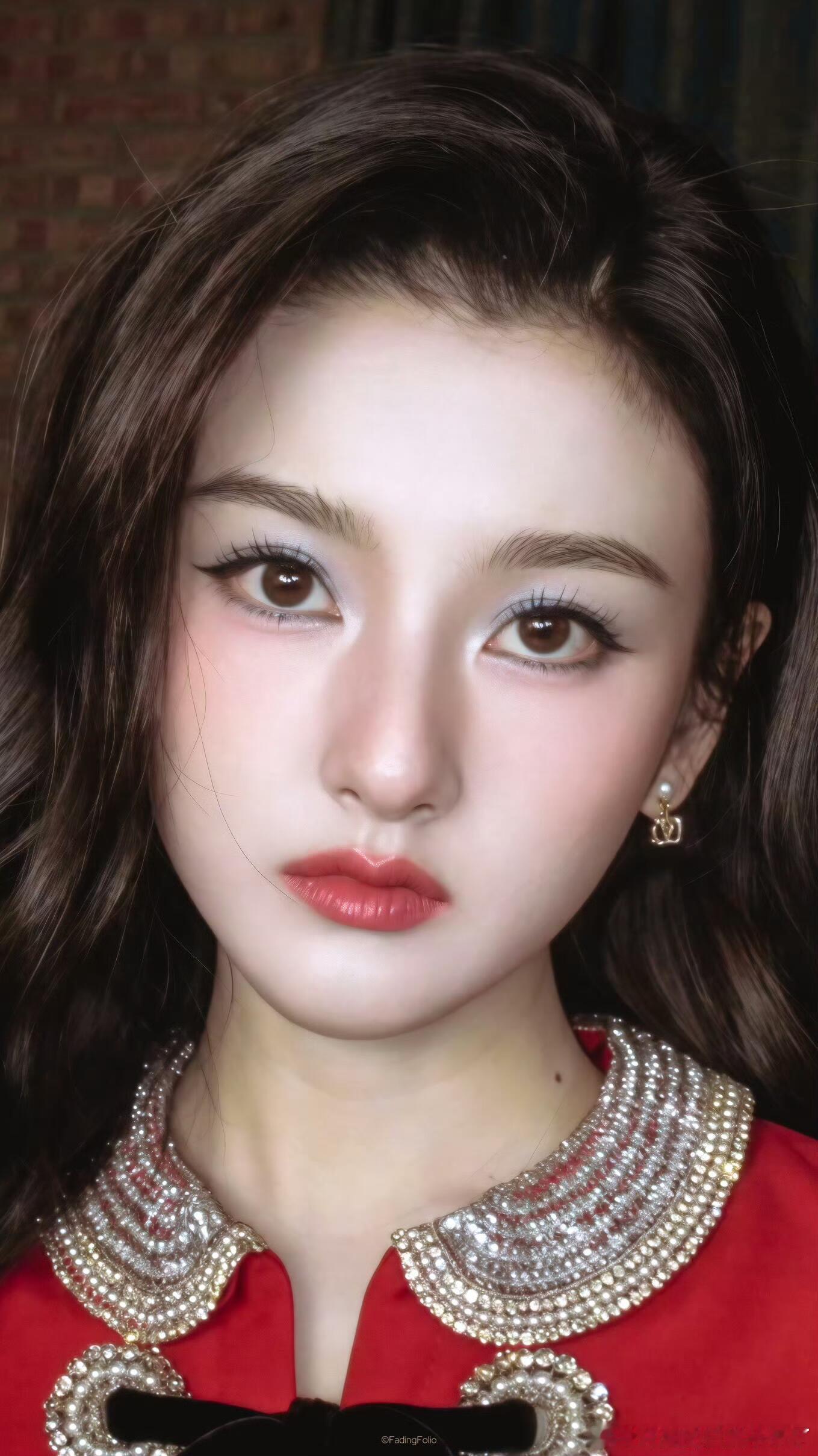 也是个美人胚子～～ 