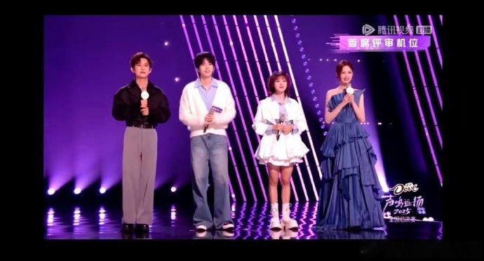 导师席欢乐喜剧人！华晨宇“危言耸听”吐槽，那英力荐笑料百出～ 