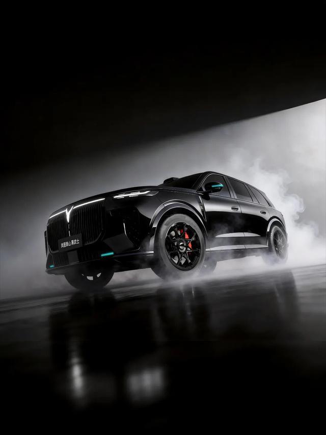 搭896线激光雷达/45.99万元起 岚图泰山Ultra/黑武士上市交付，值得一