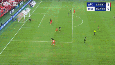 王燊超这个小角度兜射真是漂亮，中国球员也能踢出这样的惊艳进球，太棒了。或许有人说