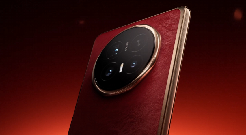 荣耀Magic V6的新配色【赤兔红】很喜庆呀绒马环保皮材质后壳＋八边穹顶DEC