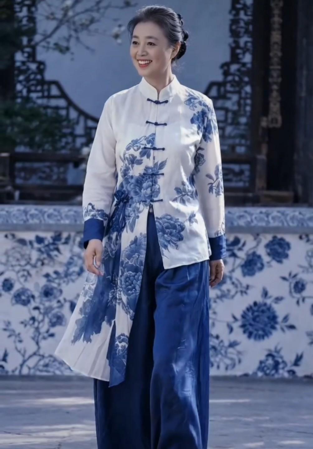 如何看待现在流行的老年大学 现在老年大学流行起来，这真的是件超棒的事儿！它打破了