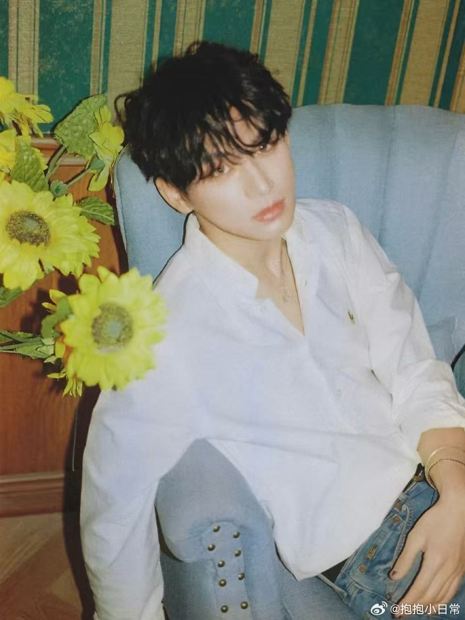 姚琛美甲返图姚琛美甲细节好会 姚琛的审美真的越来越稳，这次生日美甲设计得很有巧思