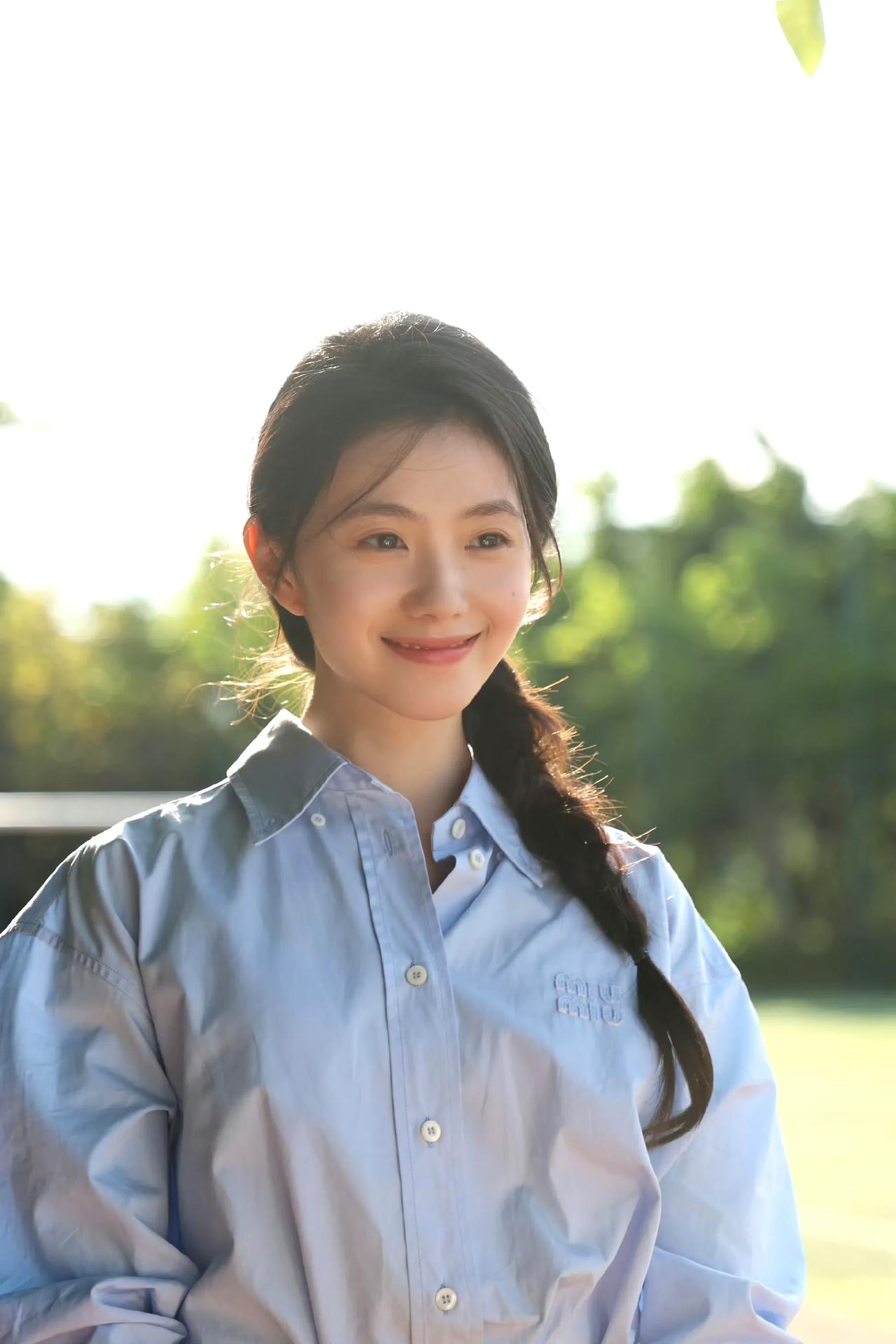 刘浩存的少女感，让人感觉年轻真好[太阳][太阳]。